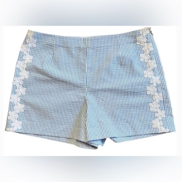 Draper James Women’s Blue & White Seersucker Floral Lace High Waisted Short - Picture 2 of 10